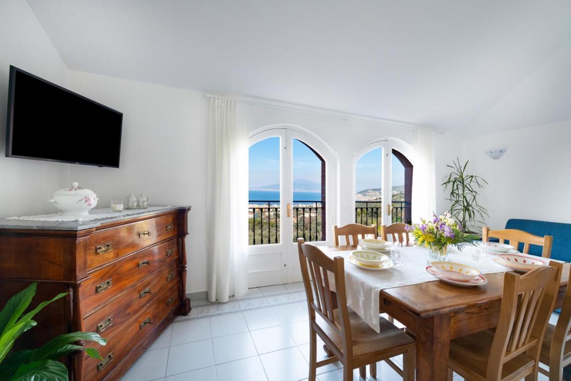 Sorrentovibes - Sea View Rooftop Apartment With Jacuzzi & Garden Exterior photo