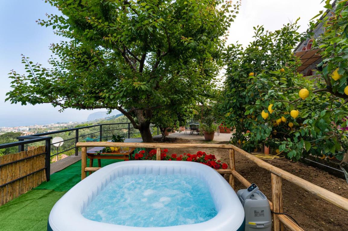 Sorrentovibes - Sea View Rooftop Apartment With Jacuzzi & Garden Exterior photo