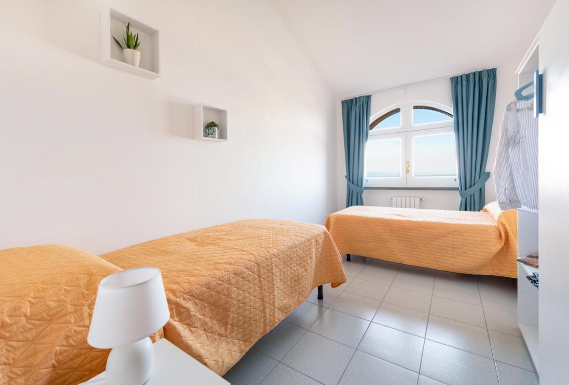 Sorrentovibes - Sea View Rooftop Apartment With Jacuzzi & Garden Exterior photo