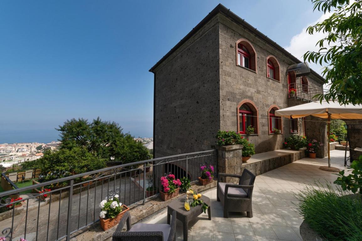 Sorrentovibes - Sea View Rooftop Apartment With Jacuzzi & Garden Exterior photo