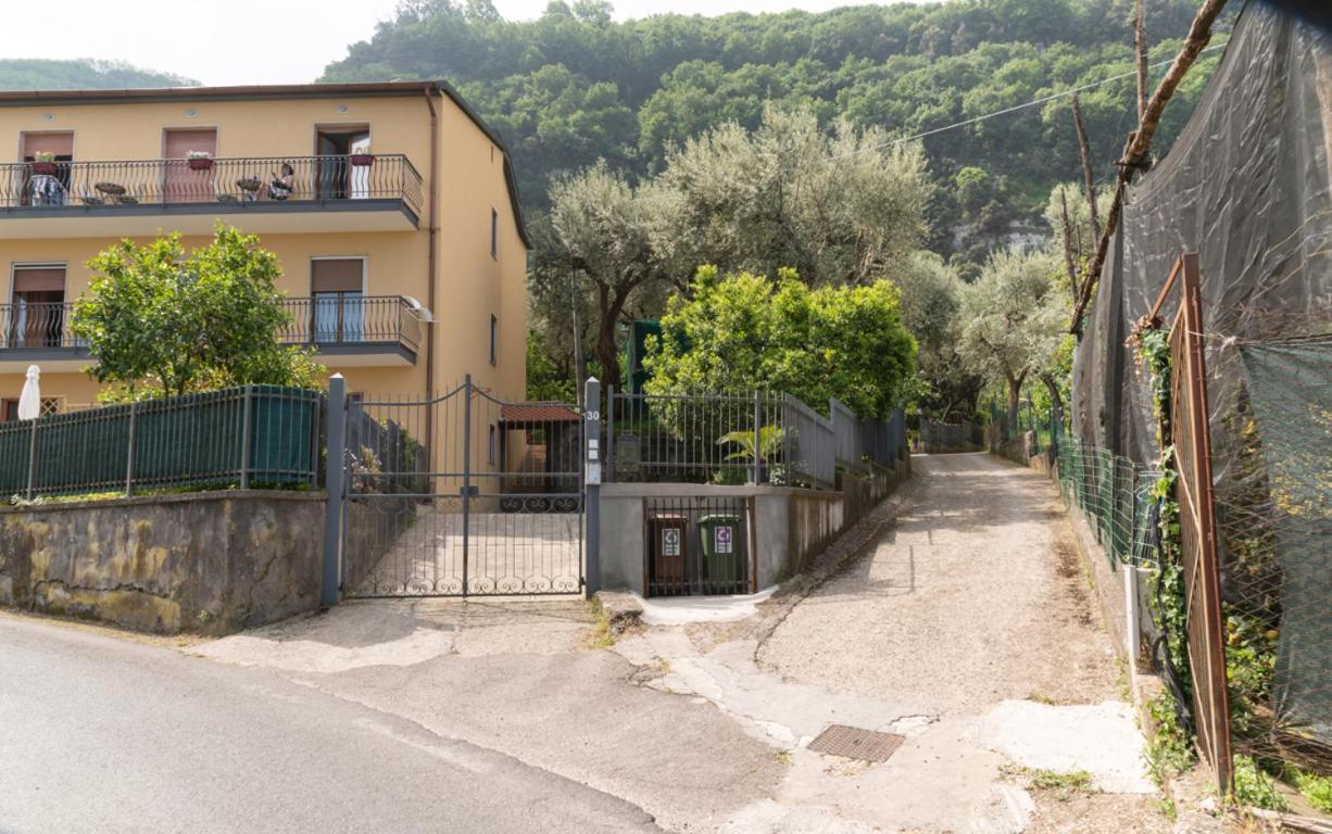 Sorrentovibes - Sea View Rooftop Apartment With Jacuzzi & Garden Exterior photo